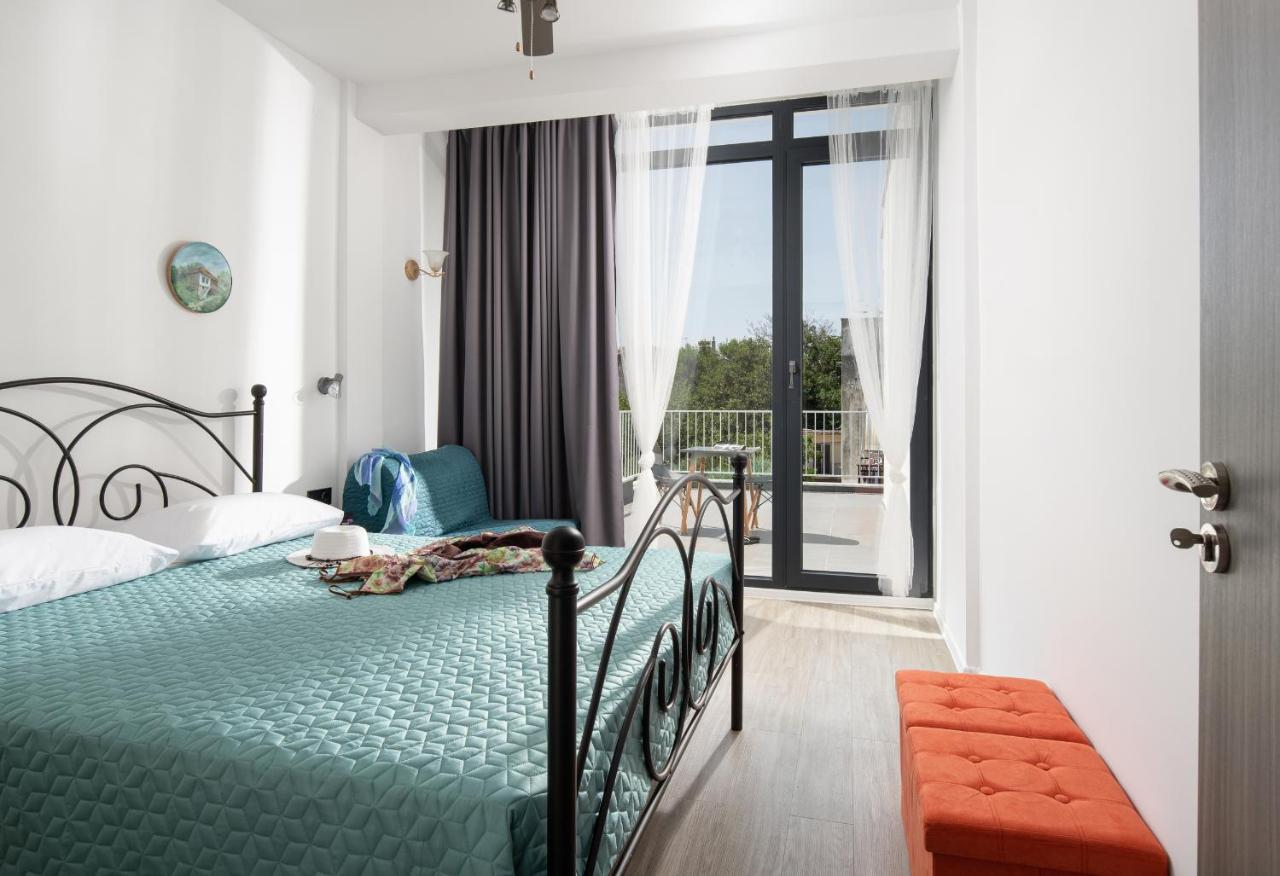 Grand Dodo'S Triada Seaview Studios อาเยีย ตรีอาส ภายนอก รูปภาพ